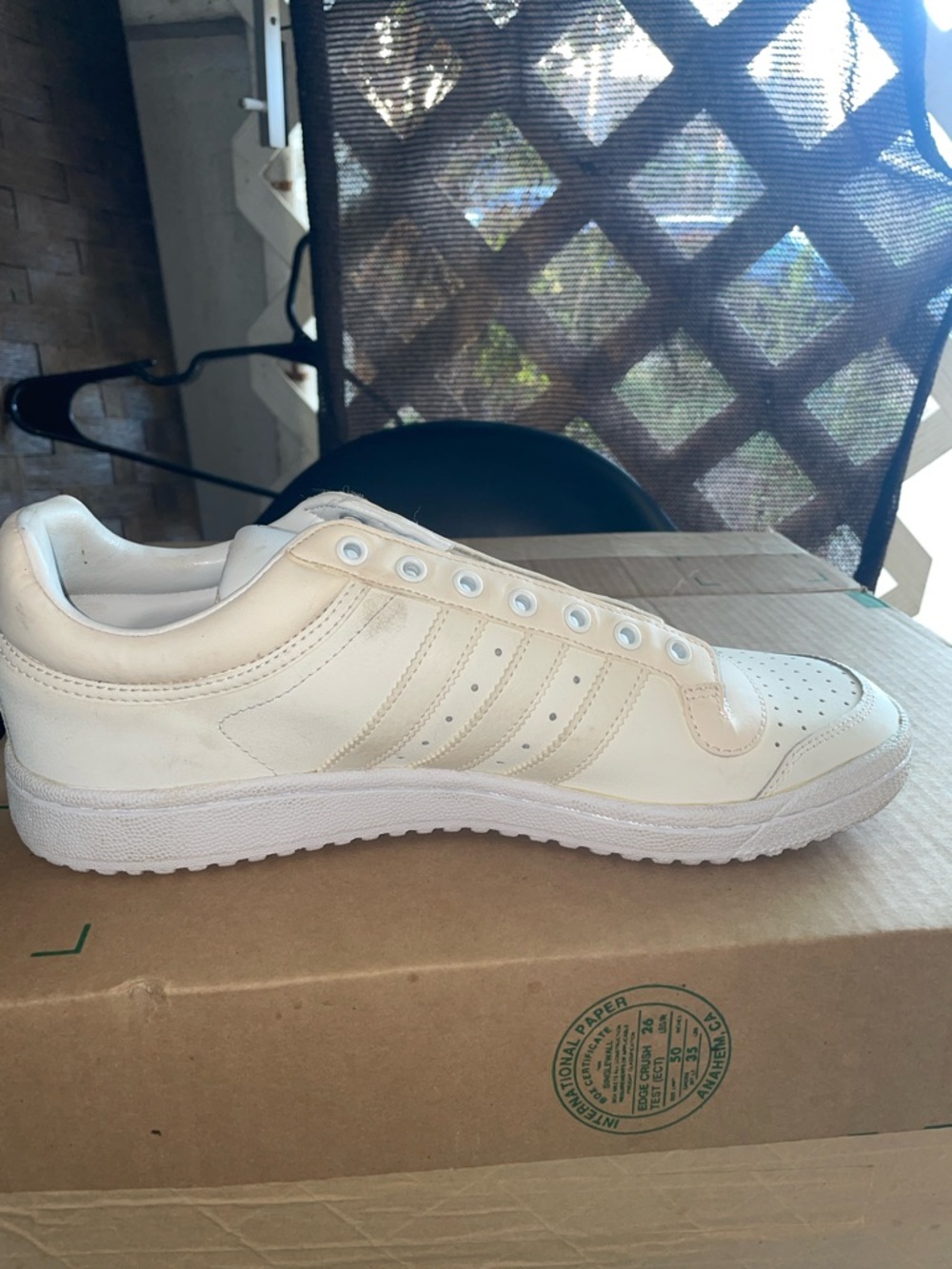 adidas Men's Cream/White Classic Low-Top Sneakers
